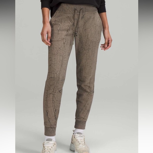 lululemon athletica Pants - Lululemon Warm Down Jogger *7/8 Length Pants Size 2
